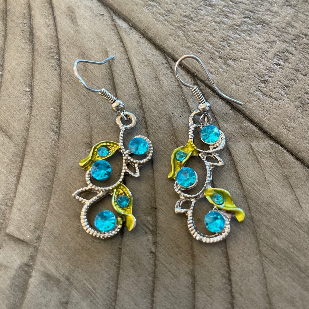 A Pair Of Hanging Earrings- Silver With Blue Stones / Brand New